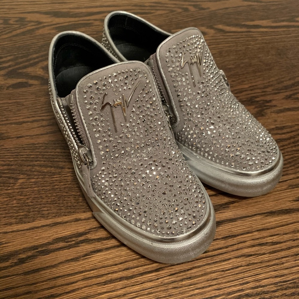 Super Hot GZ Sneaker